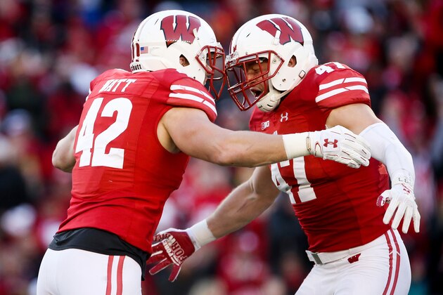 MADISON, WI - NOVEMBER 26:  T.J. Watt #42 and Vince Biegel #47 of the Wisconsin Badgers celebrate after recording a sack in the second quarter against the Minnesota Golden Gophers at Camp Randall Stadium on November 26, 2016 in Madison, Wisconsin. (Photo by Dylan Buell/Getty Images)