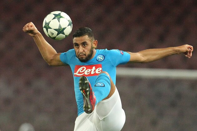 Napoli's defender from Algeria Faouzi Ghoulam controls the ball during the UEFA Champions League football match Napoli vs Dynamo Kiev on November 23, 2016 at the San Paolo stadium in Naples. / AFP / Carlo Hermann        (Photo credit should read CARLO HERMANN/AFP/Getty Images)