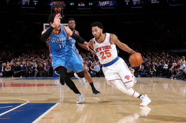 NEW YORK, NY - NOVEMBER 28:  Derrick Rose #25 of the New York Knicks drives to the basket against Enes Kanter #11 of the Oklahoma City Thunder during the game on November 28, 2016 at Madison Square Garden in New York City, New York.  NOTE TO USER: User expressly acknowledges and agrees that, by downloading and or using this photograph, User is consenting to the terms and conditions of the Getty Images License Agreement. Mandatory Copyright Notice: Copyright 2016 NBAE  (Photo by Nathaniel S. Butler/NBAE via Getty Images)