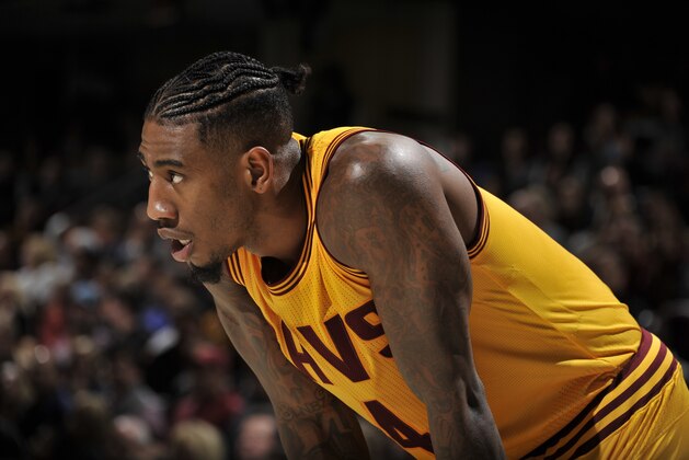 CLEVELAND, OH - NOVEMBER 25: Iman Shumpert #4 of the Cleveland Cavaliers is seen against the Dallas Mavericks on November 25, 2016 at Quicken Loans Arena in Cleveland, Ohio.  NOTE TO USER: User expressly acknowledges and agrees that, by downloading and or using this Photograph, user is consenting to the terms and conditions of the Getty Images License Agreement. Mandatory Copyright Notice: Copyright 2016 NBAE (Photo by David Liam Kyle/NBAE via Getty Images)