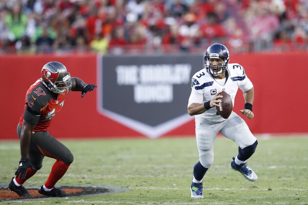TAMPA, FL - NOVEMBER 27: Russell Wilson #3 of the Seattle Seahawks looks to pass against the Tampa Bay Buccaneers during the game at Raymond James Stadium on November 27, 2016 in Tampa, Florida. The Buccaneers defeated the Seahawks 14-5. (Photo by Joe Robbins/Getty Images)