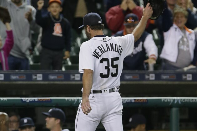 DETROIT, MI - SEPTEMBER 27: Pitcher Justin Verlander #35 of the Detroit Tigers acknowledges the fans after being relieved in the eighth inning after giving up four hits and striking out 12 in a game against the Cleveland Indians at Comerica Park on September 27, 2016 in Detroit, Michigan. (Photo by Duane Burleson/Getty Images)
