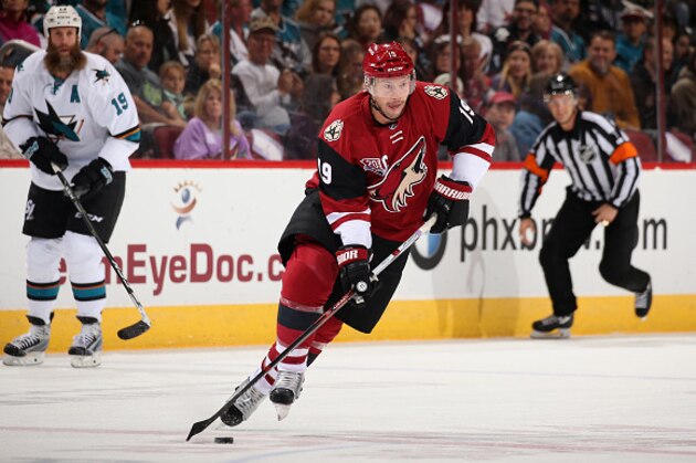GLENDALE, AZ - NOVEMBER 19:  Shane Doan #19 of the Arizona Coyotes skates with the puck during the first period of the NHL game against the San Jose Sharks at Gila River Arena on November 19, 2016 in Glendale, Arizona.  (Photo by Christian Petersen/Getty Images)