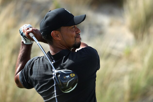 NASSAU, BAHAMAS - DECEMBER 01:  Tiger Woods of the United States hits a tee shot on the third hole during round one of the Hero World Challenge at Albany, The Bahamas on December 1, 2016 in Nassau, Bahamas.  (Photo by Christian Petersen/Getty Images)