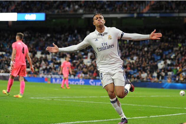 MADRID, SPAIN - NOVEMBER 30:  Mariano Diaz Mejia of Real Madrid CF celebrates after scoring Real's 3rd goal during the Copa del Rey last of 32 match between Real Madrid and Cultural Leonesa at estadio Santiago Bernabeu on November 30, 2016 in Madrid, Spain.  (Photo by Denis Doyle/Getty Images)
