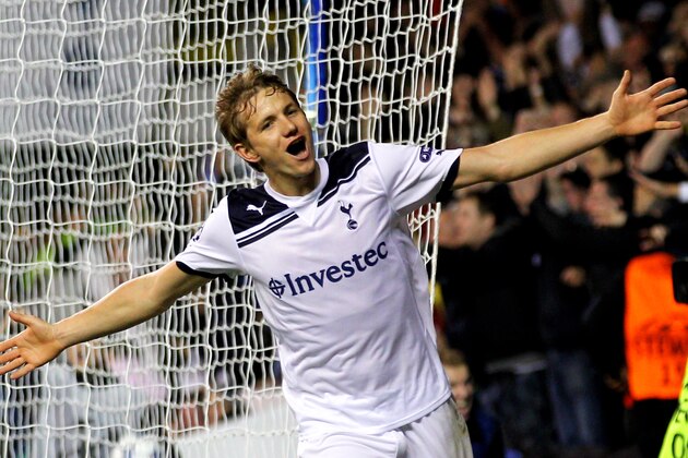 LONDON, ENGLAND - NOVEMBER 02:  Roman Pavlyuchenko of Spurs celebrates after scoring his team's third goal during the UEFA Champions League Group A match between Tottenham Hotspur and Inter Milan at White Hart Lane on November 2, 2010 in London, England.  (Photo by Clive Rose/Getty Images)