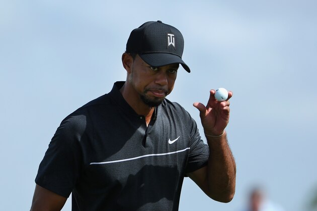 NASSAU, BAHAMAS - DECEMBER 01:  Tiger Woods of the United States waves after putting on the second hole during round one of the Hero World Challenge at Albany, The Bahamas on December 1, 2016 in Nassau, Bahamas.  (Photo by Christian Petersen/Getty Images)