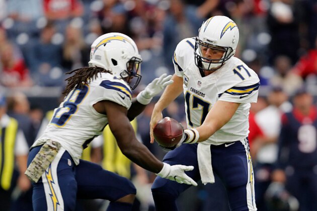 HOUSTON, TX - NOVEMBER 27: Philip Rivers #17 of the San Diego Chargers hands the ball to Melvin Gordon #28 of the San Diego Chargers in the fourth quarter against the Houston Texans at NRG Stadium on November 27, 2016 in Houston, Texas. (Photo by Tim Warner/Getty Images)