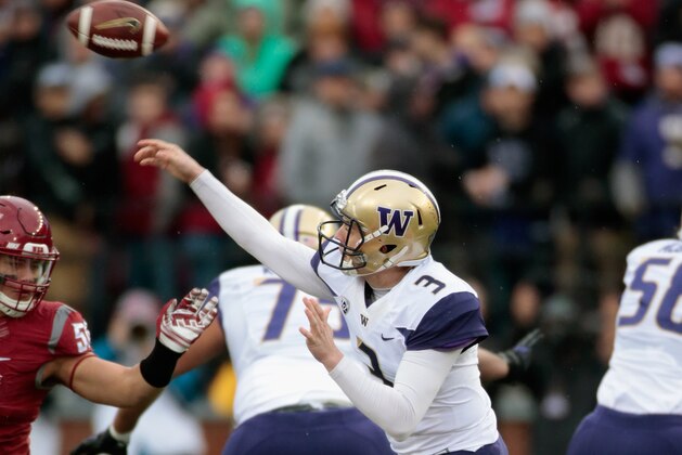 PULLMAN, WA - NOVEMBER 25:  Quarterback Jake Browning
