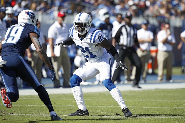 NASHVILLE, TN - OCTOBER 23: Vontae Davis #21 of the Indianapolis Colts in action against the Tennessee Titans during the game at Nissan Stadium on October 23, 2016 in Nashville, Tennessee. The Colts defeated the Titans 34-26. (Photo by Joe Robbins/Getty Images)
