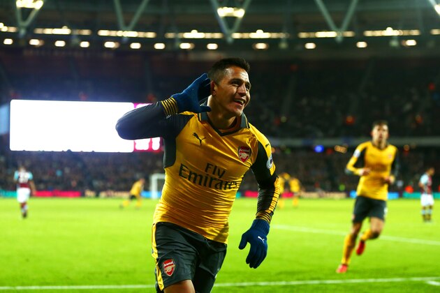 LONDON, ENGLAND - DECEMBER 03:  Alexis Sanchez of Arsenal celebrates after scoring his team's second goal during the Premier League match between West Ham United and Arsenal at London Stadium on December 3, 2016 in London, England.  (Photo by Jordan Mansfield/Getty Images)