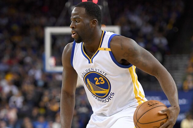 OAKLAND, CA - NOVEMBER 28:  Draymond Green #23 of the Golden State Warriors dribbles the ball against the Atlanta Hawks during an NBA basketball game at ORACLE Arena on November 28, 2016 in Oakland, California. NOTE TO USER: User expressly acknowledges and agrees that, by downloading and or using this photograph, User is consenting to the terms and conditions of the Getty Images License Agreement.  (Photo by Thearon W. Henderson/Getty Images)