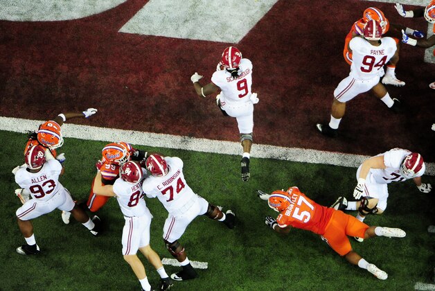 ATLANTA, GA - DECEMBER 03:  Bo Scarbrough #9 of the Alabama Crimson Tide scores a touchdown in the second half against the Florida Gators during the SEC Championship game at the Georgia Dome on December 3, 2016 in Atlanta, Georgia.  (Photo by Scott Cunningham/Getty Images)