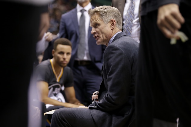 MILWAUKEE, WI - NOVEMBER 19: Head Coach Steve Kerr of the Golden State Warriors taks to the Warriors during a time out in the second quarter against the Milwaukee Bucks at BMO Harris Bradley Center on November 19, 2016 in Milwaukee, Wisconsin. NOTE TO USER: User expressly acknowledges and agrees that, by downloading and or using this photograph, User is consenting to the terms and conditions of the Getty Images License Agreement. (Photo by Mike McGinnis/Getty Images)