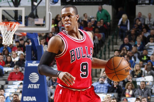 DALLAS, TX - DECEMBER 3: Rajon Rondo #9 of the Chicago Bulls handles the ball against the Dallas Mavericks on December 3, 2016 at the American Airlines Center in Dallas, Texas. NOTE TO USER: User expressly acknowledges and agrees that, by downloading and or using this photograph, User is consenting to the terms and conditions of the Getty Images License Agreement. Mandatory Copyright Notice: Copyright 2016 NBAE (Photo by Danny Bollinger/NBAE via Getty Images)