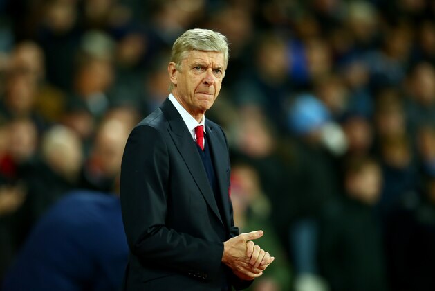 LONDON, ENGLAND - DECEMBER 03:  Arsene Wenger, manager of Arsenal looks on during the Premier League match between West Ham United and Arsenal at London Stadium on December 3, 2016 in London, England.  (Photo by Jordan Mansfield/Getty Images)