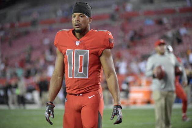 Tampa Bay Buccaneers wide receiver Cecil Shorts (10) warms up before an NFL football game against the Atlanta Falcons in Tampa, Fla., Thursday, Nov. 3, 2016. (AP Photo/Phelan M. Ebenhack)
