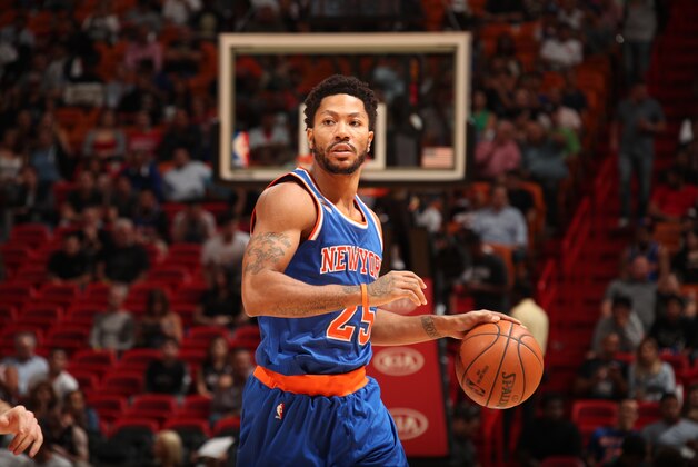 MIAMI, FL - DECEMBER 6:  Derrick Rose #25 of the New York Knicks handles the ball against the Miami Heat on December 6, 2016 at American Airlines Arena in Miami, Florida. NOTE TO USER: User expressly acknowledges and agrees that, by downloading and or using this Photograph, user is consenting to the terms and conditions of the Getty Images License Agreement. Mandatory Copyright Notice: Copyright 2016 NBAE (Photo by Issac Baldizon/NBAE via Getty Images)