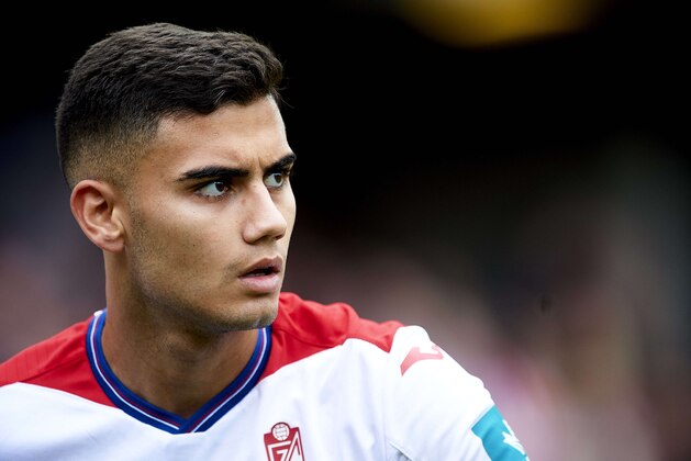 GRANADA, SPAIN - NOVEMBER 05:  Andreas Pereira of Granada CF looks on during the match between Granada CF vs Deportivo La Coruna as part of La Liga at Nuevo los Carmenes Stadiumon November 5, 2016 in Granada, Spain.  (Photo by Aitor Alcalde Colomer/Getty Images)