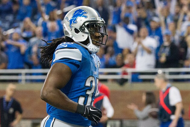 DETROIT, MI - DECEMBER 27: Joique Bell #35 of the Detroit Lions celebrates a second quarter touchdown against the San Francisco 49ers during an NFL game at Ford Field on December 27, 2015 in Detroit, Michigan. (Photo by Dave Reginek/Getty Images)