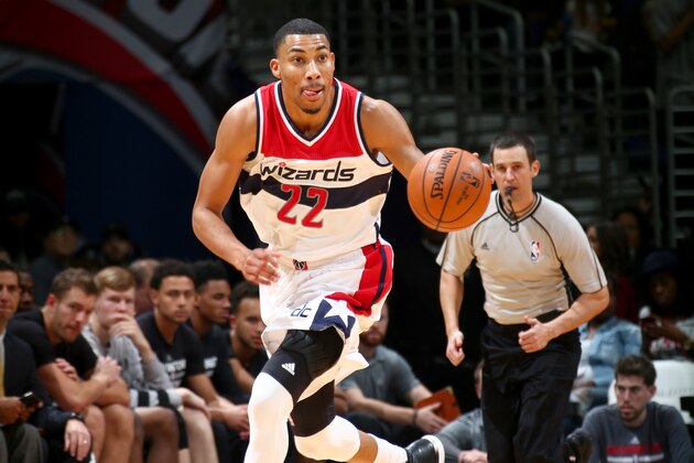 WASHINGTON, DC -  NOVEMBER 26:  Otto Porter Jr. #22 of the Washington Wizards handles the ball against the San Antonio Spurs on November 26, 2016 at Verizon Center in Washington, DC. NOTE TO USER: User expressly acknowledges and agrees that, by downloading and or using this Photograph, user is consenting to the terms and conditions of the Getty Images License Agreement. Mandatory Copyright Notice: Copyright 2016 NBAE (Photo by Ned Dishman/NBAE via Getty Images)