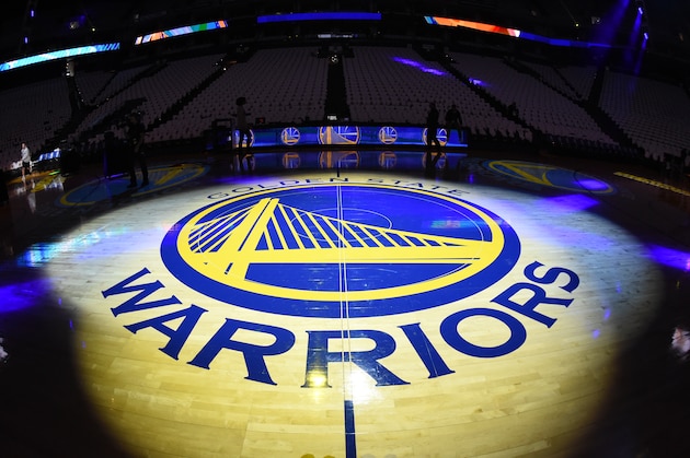 OAKLAND, CA - OCTOBER 25:  An overall of the Golden State Warriors logo during opening night between the Golden State Warriors and the San Antonio Spurs on October 25, 2016 at ORACLE Arena in Oakland, California. NOTE TO USER: User expressly acknowledges and agrees that, by downloading and/or using this photograph, user is consenting to the terms and conditions of the Getty Images License Agreement. Mandatory Copyright Notice: Copyright 2016 NBAE (Photo by Andrew D. Bernstein/NBAE via Getty Images)