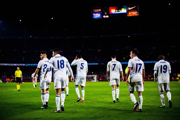 BARCELONA, SPAIN - DECEMBER 03: Real Madrid players are pictured after celebrating the equalizing goal of Sergio Ramos during the La Liga match between FC Barcelona and Real Madrid CF at Camp Nou stadium on December 03, 2016 in Barcelona, Spain.  (Photo by Vladimir Rys Photography/Getty Images)