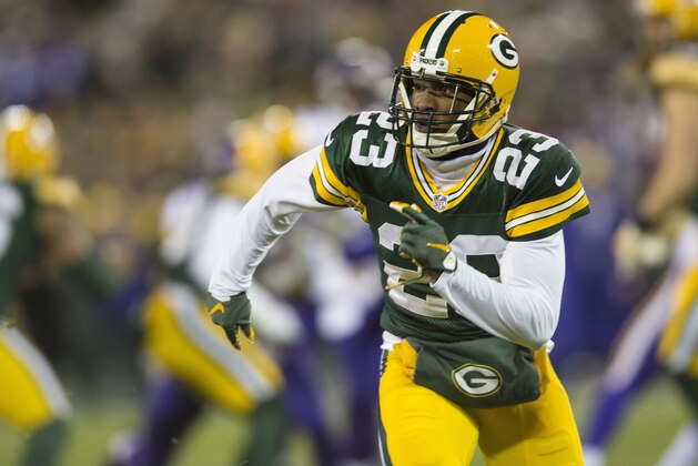 GREEN BAY, WI - JANUARY 3: Damarious Randall #23 of the Green Bay Packers covers the play during an NFL game against the Minnesota Vikings at Lambeau Field January 3, 2016 in Green Bay, Wisconsin.  (Photo by Tom Dahlin/Getty Images)