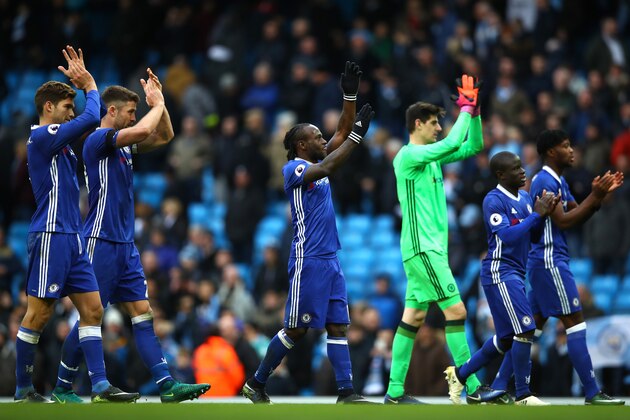 MANCHESTER, ENGLAND - DECEMBER 03:  Chelsea players applaud supporters after their 3-1 win in the Premier League match between Manchester City and Chelsea at Etihad Stadium on December 3, 2016 in Manchester, England.  (Photo by Clive Brunskill/Getty Images)