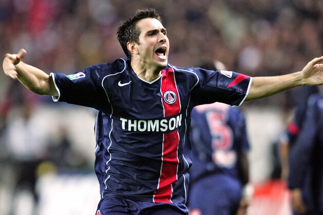 Paris, FRANCE:  Paris Saint-Germain's  Portuguese forward Pedro Miguel Pauleta celebrates  after scoring the opening goal during the French first league football match PSG vs Marseille, 07 November  2004 at the Parc des Princes stadium in Paris.  AFP PHOTO PIERRE ANDRIEU  (Photo credit should read PIERRE ANDRIEU/AFP/Getty Images)