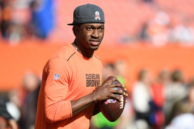 CLEVELAND, OH - NOVEMBER 06:  Robert Griffin III warms up before the game against the Dallas Cowboys at FirstEnergy Stadium on November 6, 2016 in Cleveland, Ohio.  (Photo by Jason Miller/Getty Images)