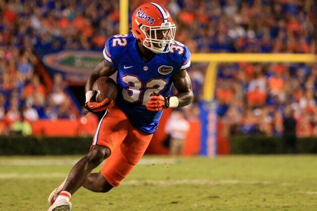 GAINESVILLE, FL - SEPTEMBER 17: Jordan Cronkrite #32 of the Florida Gators in action during the game against the North Texas Mean Green at Ben Hill Griffin Stadium on September 17, 2016 in Gainesville, Florida. (Photo by Rob Foldy/Getty Images)