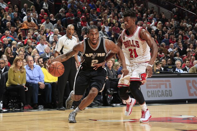 CHICAGO, IL - NOVEMBER 30: Kawhi Leonard