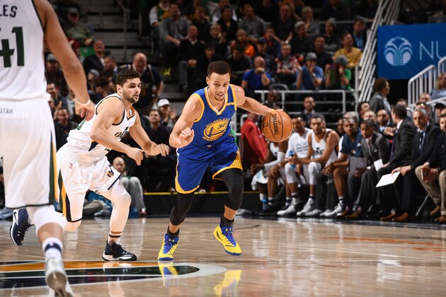 SALT LAKE CITY, UT - DECEMBER 8:  Stephen Curry #30 of the Golden State Warriors drives to the basket against the Utah Jazz during the game on December 8, 2016 at vivint.SmartHome Arena in Salt Lake City, Utah. NOTE TO USER: User expressly acknowledges and agrees that, by downloading and or using this Photograph, User is consenting to the terms and conditions of the Getty Images License Agreement. Mandatory Copyright Notice: Copyright 2016 NBAE (Photo by Garrett Ellwood/NBAE via Getty Images)