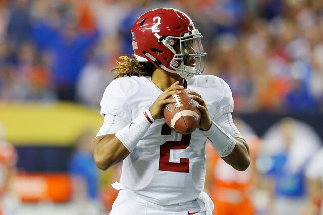 ATLANTA, GA - DECEMBER 03:  Jalen Hurts #2 of the Alabama Crimson Tide looks to pass in the first half against the Florida Gators during the SEC Championship game at the Georgia Dome on December 3, 2016 in Atlanta, Georgia.  (Photo by Kevin C. Cox/Getty Images)