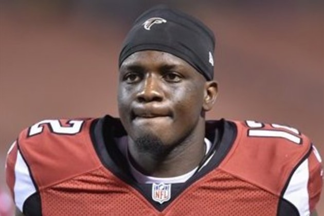 Atlanta Falcons wide receiver Mohamed Sanu jogs off the field after an NFL preseason football game against the Cleveland Browns, Thursday, Aug. 18, 2016, in Cleveland. The Falcons won 24-13. (AP Photo/David Richard)