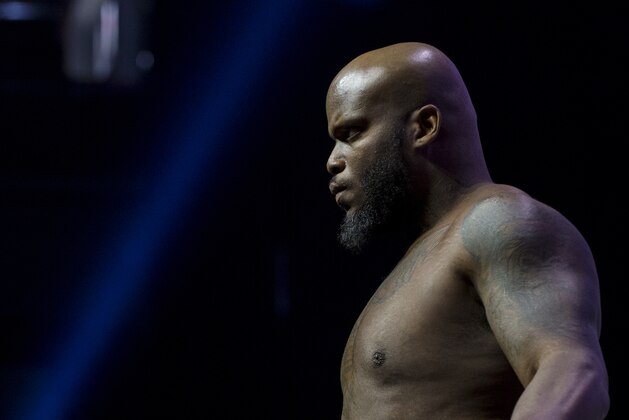 LAS VEGAS, NV - JULY 6:  Derrick Lewis stands on the scale during the UFC Fight Night weigh-ins at T-Mobile Arena on July 6, 2016 in Las Vegas, Nevada. (Photo by Cooper Neill/Zuffa LLC/Zuffa LLC via Getty Images)