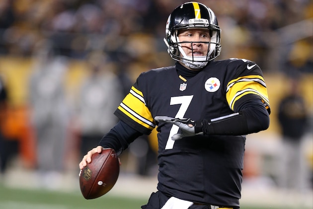 PITTSBURGH, PA - DECEMBER 04:  Ben Roethlisberger #7 of the Pittsburgh Steelers passes the ball during the game against the New York Giants at Heinz Field on December 4, 2016 in Pittsburgh, Pennsylvania. The Steelers defeated the Giants 24-14.  (Photo by Rob Leiter via Getty Images)