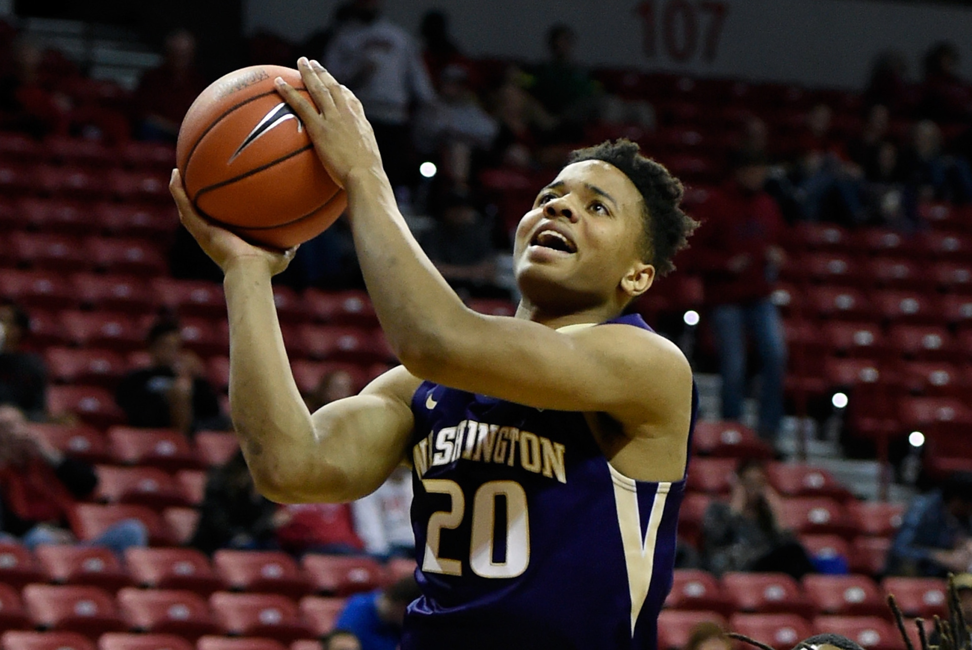 LAS VEGAS, NV - NOVEMBER 25:  Markelle Fultz #20 of the Washington Huskies shoots against Damari Parris #3 of the Western Kentucky Hilltoppers during the Global Sports Classic basketball tournament at the Thomas & Mack Center on November 25, 2016 in Las Vegas, Nevada. Washington won 86-47.  (Photo by David J. Becker/Getty Images)