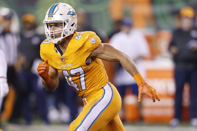 CINCINNATI, OH - SEPTEMBER 29: Kiko Alonso #47 of the Miami Dolphins in action against the Cincinnati Bengals during the game at Paul Brown Stadium on September 29, 2016 in Cincinnati, Ohio. The Bengals defeated the Dolphins 22-7. (Photo by Joe Robbins/Getty Images)