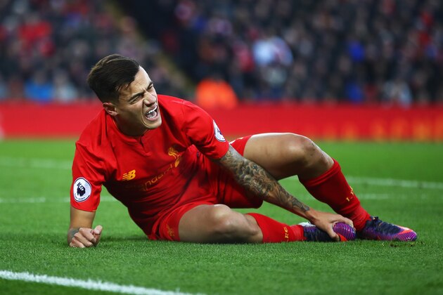 LIVERPOOL, ENGLAND - NOVEMBER 26: Philippe Coutinho of Liverpool reacts during the Premier League match between Liverpool and Sunderland at Anfield on November 26, 2016 in Liverpool, England.  (Photo by Clive Brunskill/Getty Images)