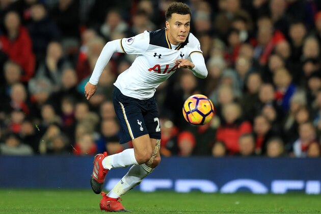 MANCHESTER, ENGLAND - DECEMBER 11:  Dele Alli of Tottenham Hotspur in action during the Premier League match between Manchester United and Tottenham Hotspur at Old Trafford on December 11, 2016 in Manchester, England.  (Photo by Richard Heathcote/Getty Images)