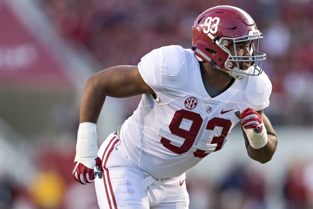 FAYETTEVILLE, AR - OCTOBER 8:  Jonathan Allen #93 of the Alabama Crimson Tide at the line of scrimmage during a game against the Arkansas Razorbacks at Razorback Stadium on October 8, 2016 in Fayetteville, Arkansas.  The Crimson Tide defeated the Razorbacks 49-30.  (Photo by Wesley Hitt/Getty Images)
