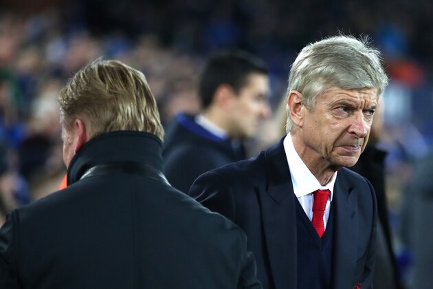 LIVERPOOL, ENGLAND - DECEMBER 13:  (L-R) Ronald Koeman, Manager of Everton greets Arsene Wenger, Manager of Arsenal prior to kickoff during the Premier League match between Everton and Arsenal at Goodison Park on December 13, 2016 in Liverpool, England.  (Photo by Clive Brunskill/Getty Images)