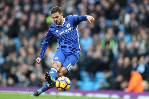 MANCHESTER, ENGLAND - DECEMBER 03:  Eden Hazard of Chelsea scores his team's third goal to make the score 1-3 during the Premier League match between Manchester City and Chelsea at Etihad Stadium on December 3, 2016 in Manchester, England.  (Photo by James Baylis - AMA/Getty Images)