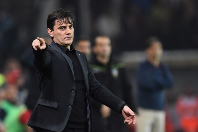 AC Milan's coach from Italy Vincenzo Montella reacts during the Italian Serie A football match Genoa vs AC Milan at 'Luigi Ferraris' Stadium in Genova on October 25, 2016.  / AFP / GIUSEPPE CACACE        (Photo credit should read GIUSEPPE CACACE/AFP/Getty Images)