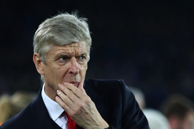 LIVERPOOL, ENGLAND - DECEMBER 13:  Arsenal manager Arsene Wenger deep in thought prior to the Premier League match between Everton and Arsenal at Goodison Park on December 13, 2016 in Liverpool, England.  (Photo by Clive Brunskill/Getty Images)