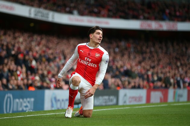 LONDON, ENGLAND - NOVEMBER 06: Hector Bellerin of Arsenal during the Premier League match between Arsenal and Tottenham Hotspur at Emirates Stadium on November 6, 2016 in London, England. (Photo by Catherine Ivill - AMA/Getty Images)