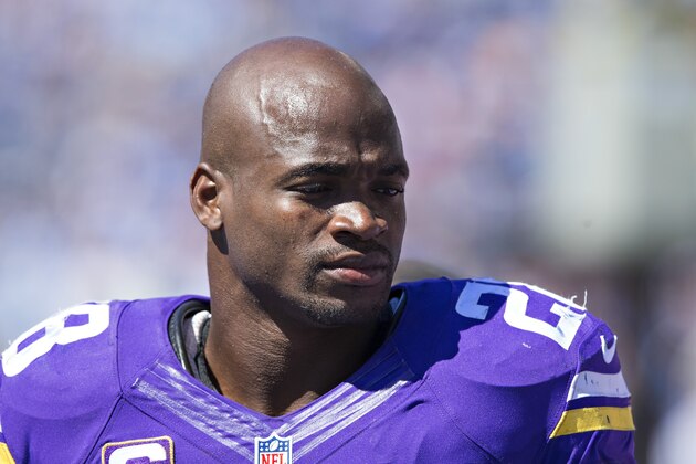 NASHVILLE, TN - SEPTEMBER 11:  Adrian Peterson #28 of the Minnesota Vikings on the sidelines during a game against the Tennessee Titans at Nissan Stadium on September 11, 2016 in Nashville, Tennessee.  The Vikings defeated the Titans 25-16.  (Photo by Wesley Hitt/Getty Images)