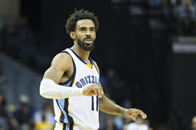 MEMPHIS, TN - NOVEMBER 28:  Mike Conley #11 of the Memphis Grizzlies on the court during a game against the Charlotte Hornets at the FedExForum on November 28, 2016 in Memphis, Tennessee.  The Hornets defeated the Grizzlies 104-85.  NOTE TO USER: User expressly acknowledges and agrees that, by downloading and or using this photograph, User is consenting to the terms and conditions of the Getty Images License Agreement.  (Photo by Wesley Hitt/Getty Images)
